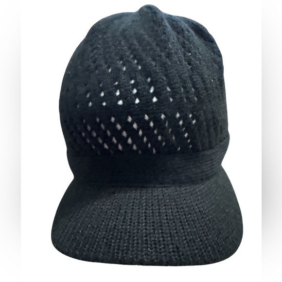 Girls black knit hat with rim - Picture 2 of 3